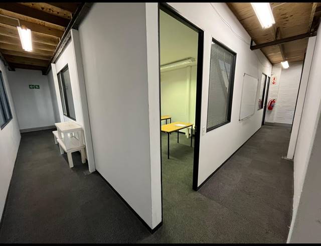 397M² OFFICE TO LET IN NDABENI